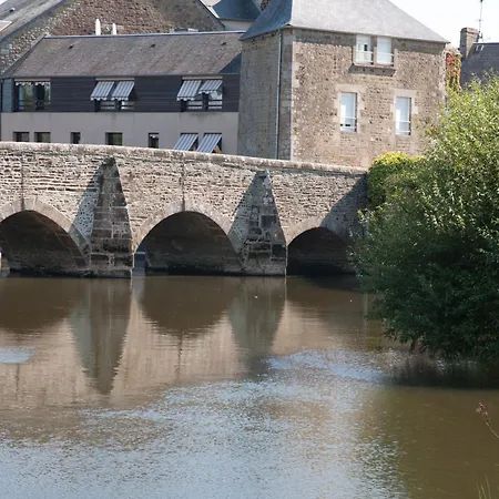 מלון Western Le Moulin De Ducey-Les Cheris