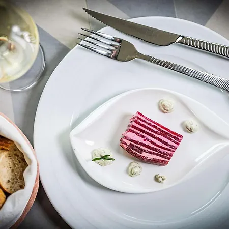 Western Le Moulin De Ducey-Les Cheris