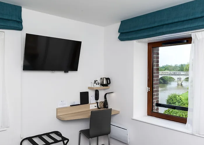 Hotel Western Le Moulin De Ducey-Les Cheris